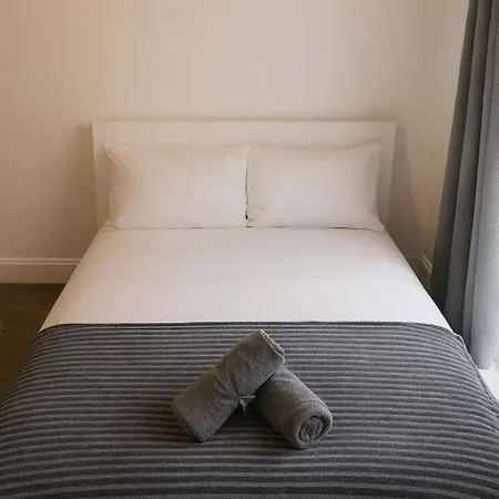 Spacious 4-bedroom Near Eastville Park -ideal For Contractors And Work * 布里斯托