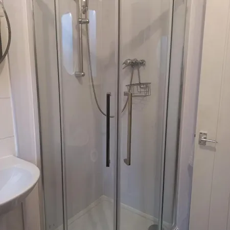 Apartmán Spacious 4-bedroom Near Eastville Park -ideal For Contractors And Work